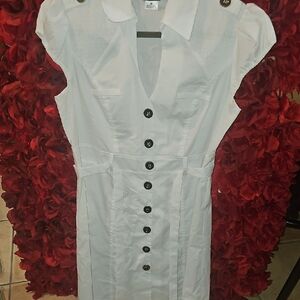 Dots NWOT White Button-Front Midi Dress Size Medium